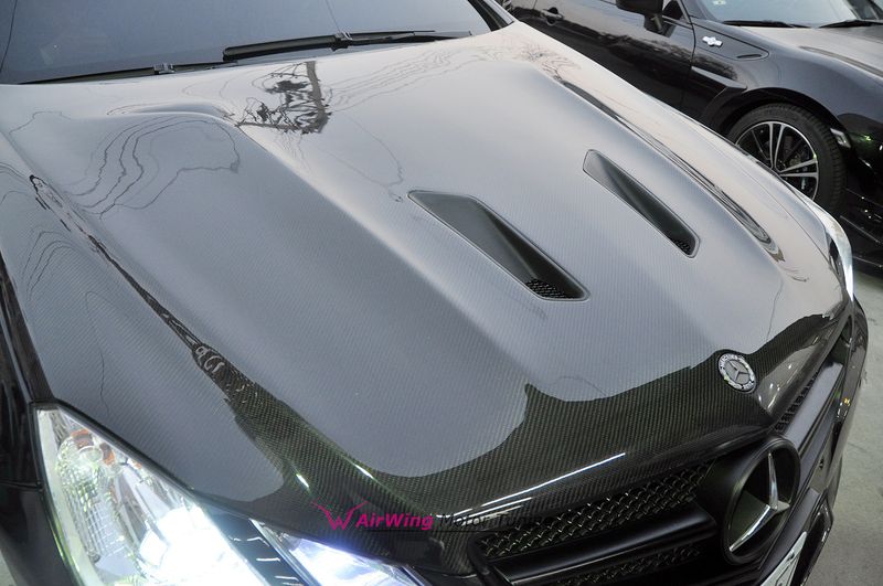 W207 - black series Carbon hood 02